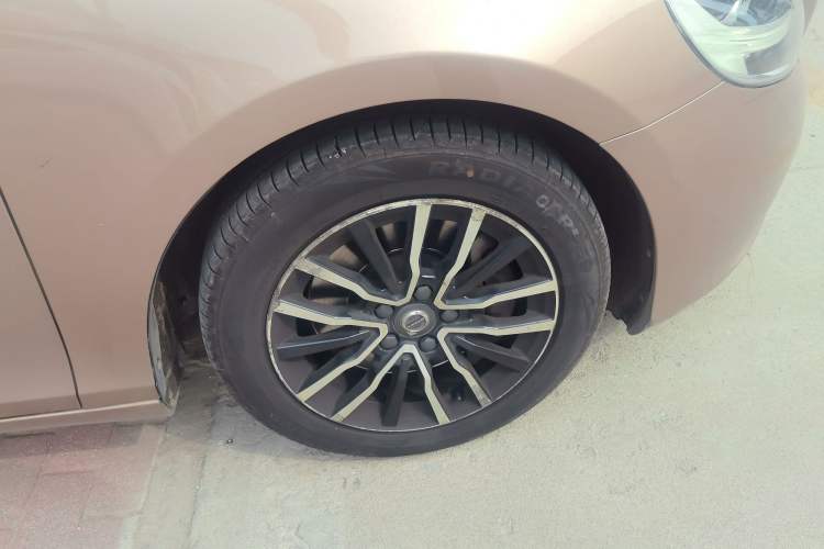 Used Volvo V40 2016 T3 Zhiyi Edition
