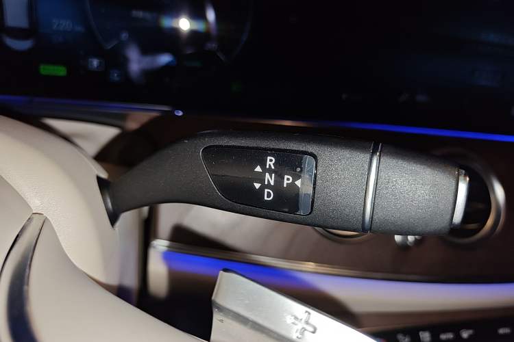 Used Mercedes-Benz E-Class 2021 E 260 L 4MATIC Gear Lever