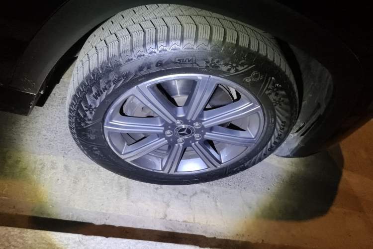 Used Mercedes-Benz GLS 2020 GLS 450 4MATIC Dynamic Edition Right Front Wheel Hub