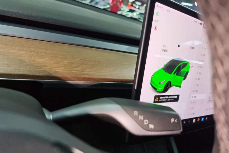 Used Tesla Model Y 2021 Long-Range All-Wheel-Drive Version 3D7