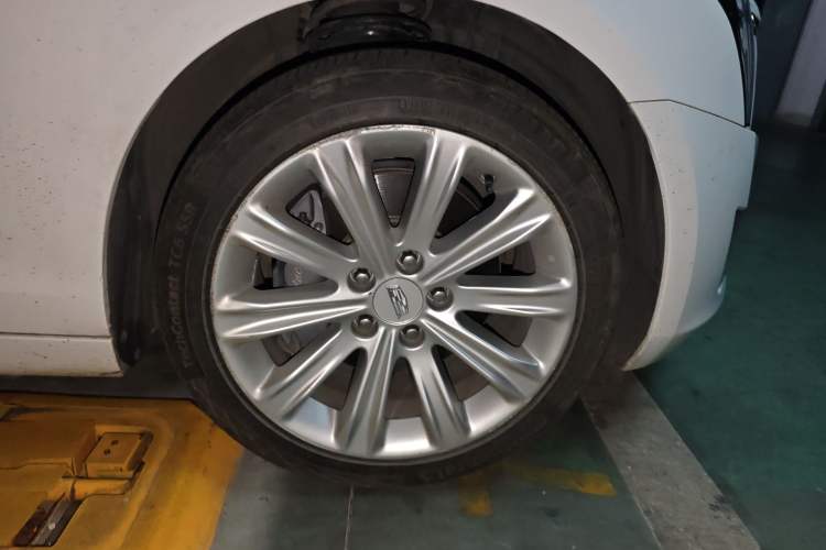 Used Cadillac ATS-L 2017 28T Fashion Edition Right Front Wheel Hub