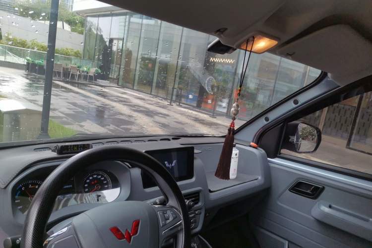 Used Wuling Yangguang 2024 300km Comfort Version with Sealed Windows 60kW
