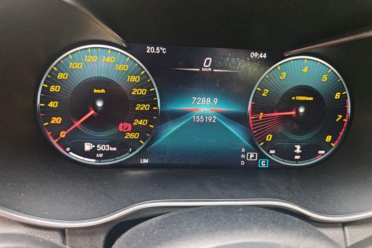 Used Mercedes-Benz C-Class 2021 C 200 L Fashion Edition Sport Version Odometer Close Up