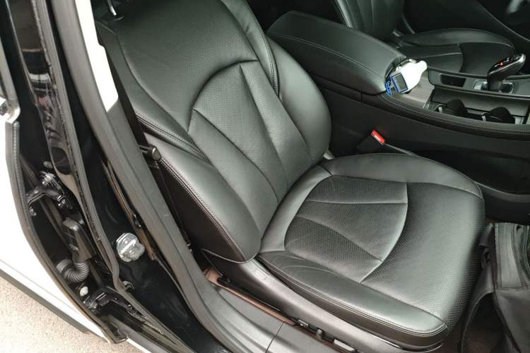 Used Buick LaCrosse 2021 652T Luxury Model Right Front Seat