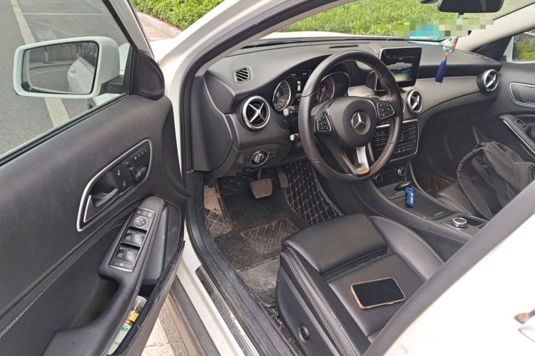 Used Mercedes-Benz GLA 2016 GLA 200 Sport Edition Driver Seat