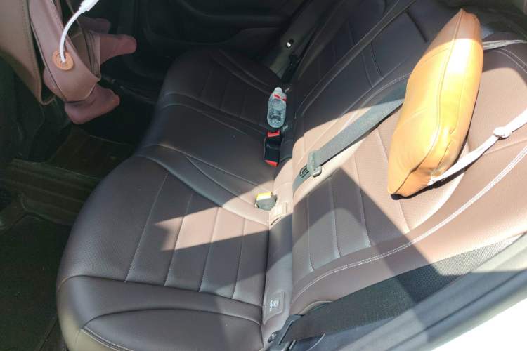 Used Mercedes-Benz GLC 2017 GLC 260 4MATIC Luxury Model Left Rear Seat