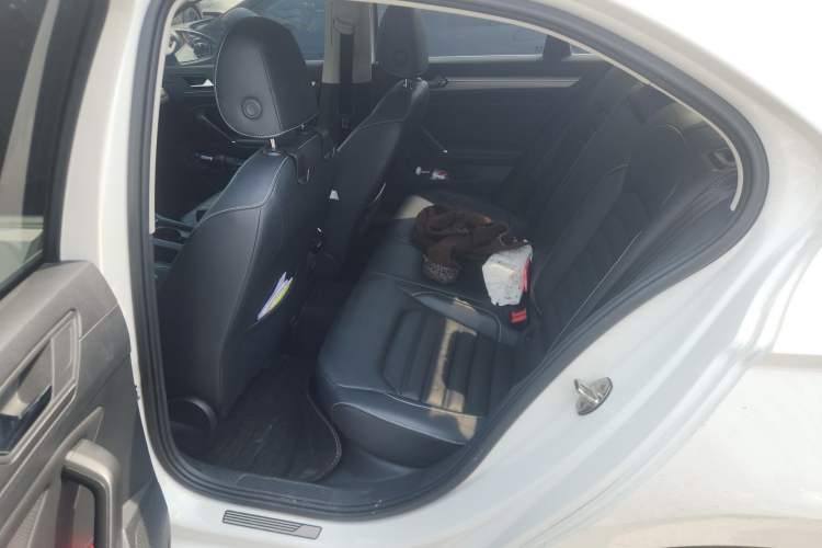 Used Volkswagen Lamando 2019 280TSI DSG Comfort Edition China VI standard Left Rear Seat