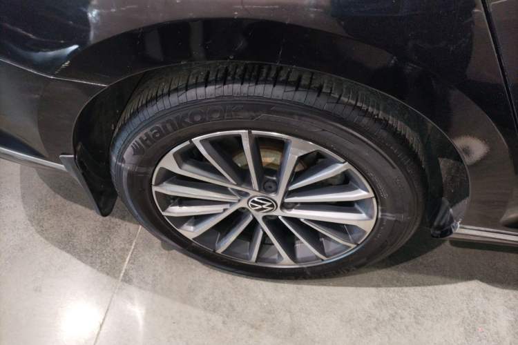 Used Volkswagen Magotan 2020 330TSI DSG Luxury Edition Right Rear Wheel Hub