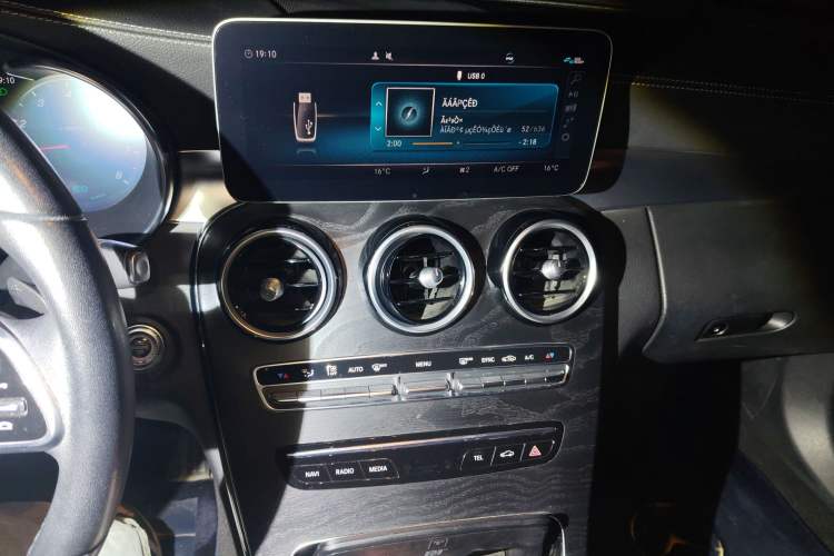 Used Mercedes-Benz C-Class 2019 C 260 L Sport Edition Audio And AC Panel