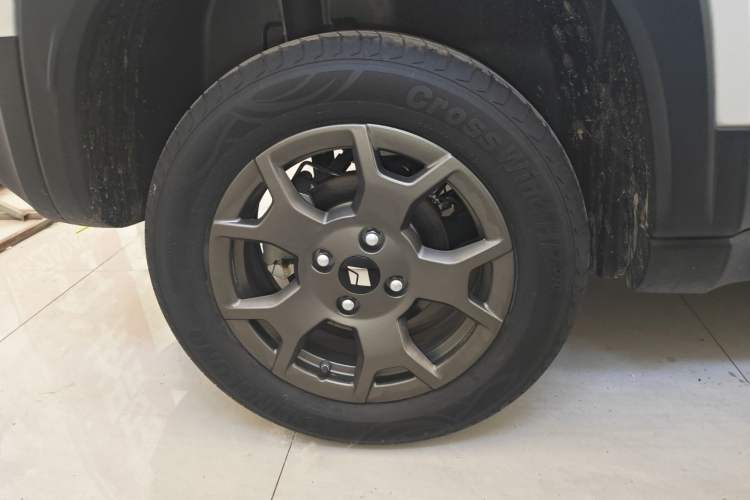 Used Baojun Spark EUV 2026 301km Flagship Edition Right Rear Wheel Hub