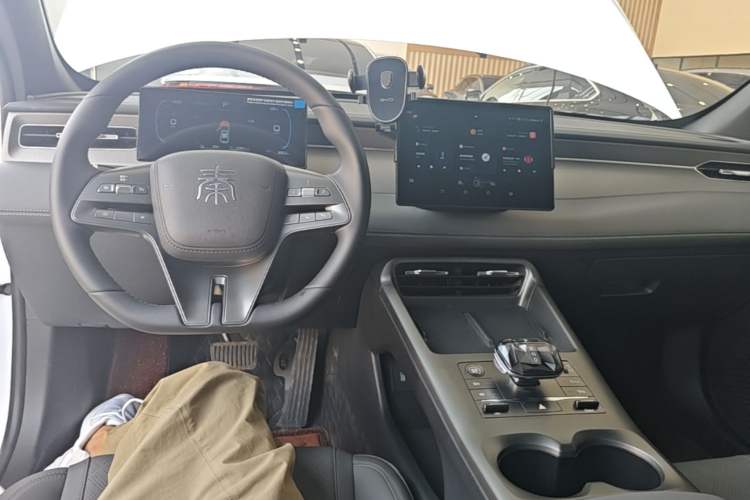 Used BYD Qin PLUS 2025 DM-i Smart Drive 55KM Leading Model
