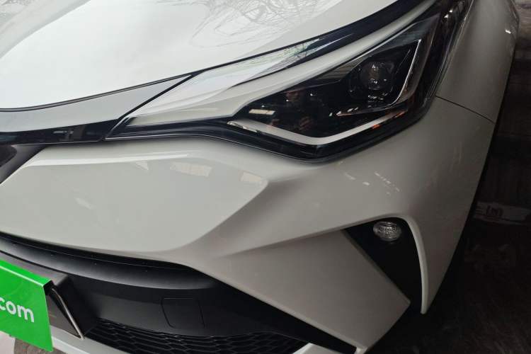 Used Toyota C-HR 2021 Dual-Motor 2.0L E-CVT Luxury Edition
