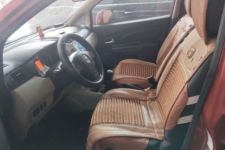 Used Venucia R50 2013 1.6L Manual Fashion Edition