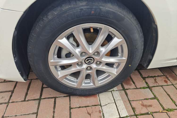 Used Mazda 3 Axela 2016 Sedan 1.5L Automatic Luxury Model
