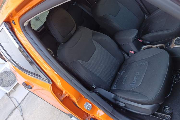 Used Jeep Renegade 2017 180T Automatic Kinetic Edition+
