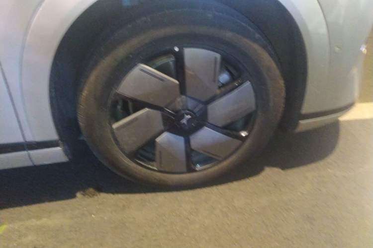 Used XPeng X9 2024 702 Ultra-Long Range Max
