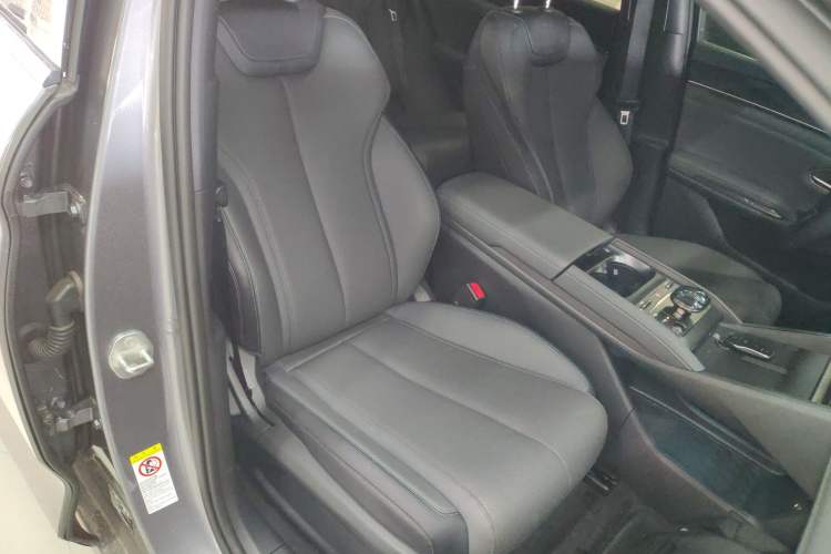 Used BYD Qin L 2025 DM-i Smart Drive 80KM Leading Model Right Front Seat