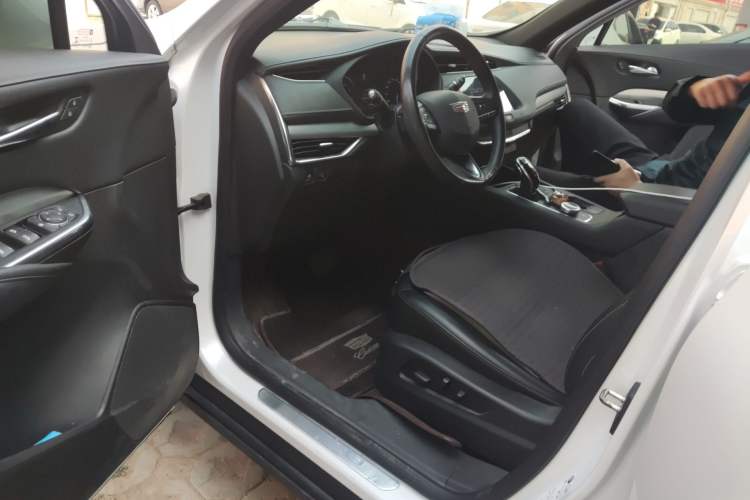 Used Cadillac XT4 2021 28T Two-Wheel Drive Luxury Version