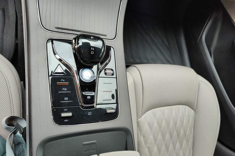 Used BYD Han 2025 DM-i Intelligent Driving Edition 125KM LiDAR Flagship Model Gear Lever