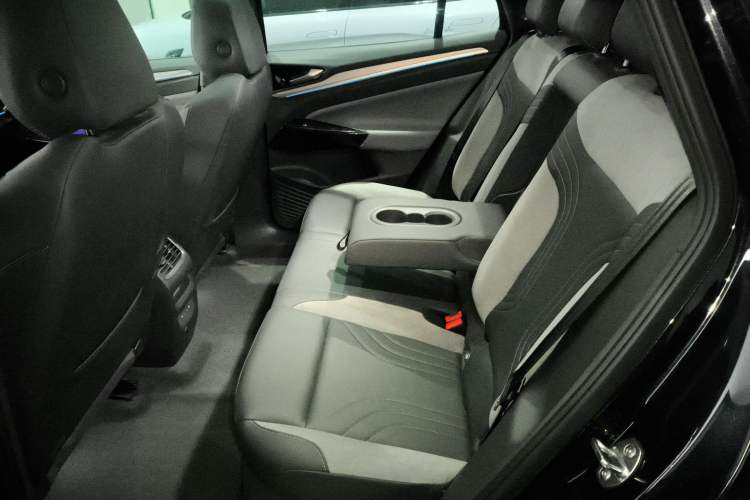 Used Volkswagen ID.4 CROZZ 2021 Long-Range Lite PRO Two-Wheel Drive Version
