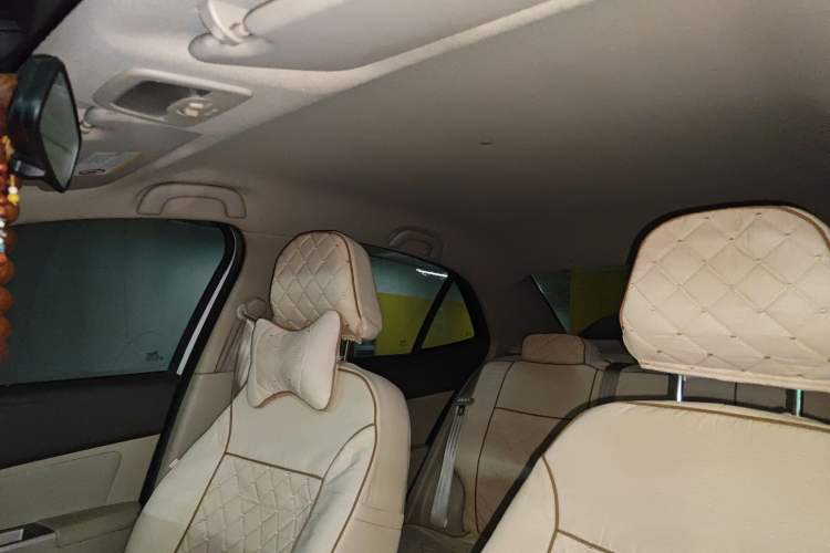 Used Baojun 630 2013 1.5L manual standard version
