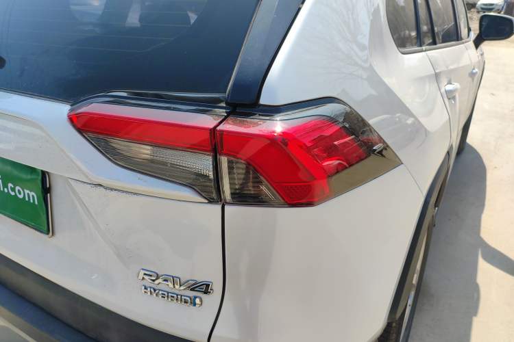 Used Toyota RAV4 2020 Dual-Engine 2.5L E-CVT Two-Wheel Drive Elite Edition
