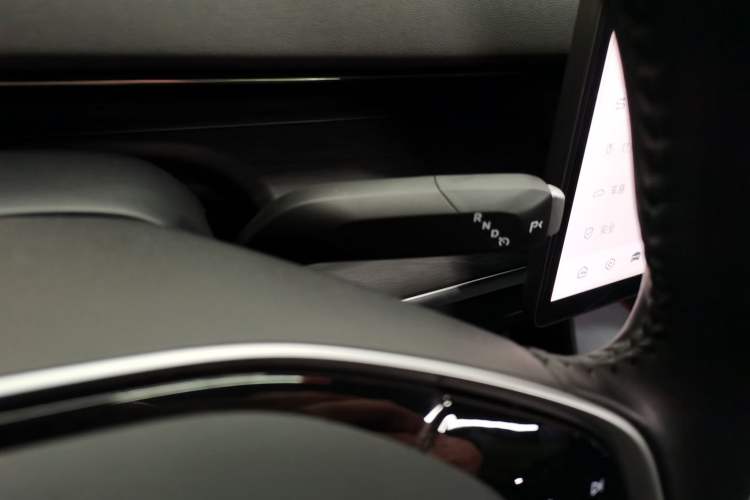 Used CHANGAN NEVO A07 2025 All-Electric "Real Bargain" 525 Luxury Model Gear Lever