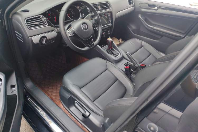 Used Volkswagen Sagitar 2017 1.6L Automatic Comfort Model Left Front Seat