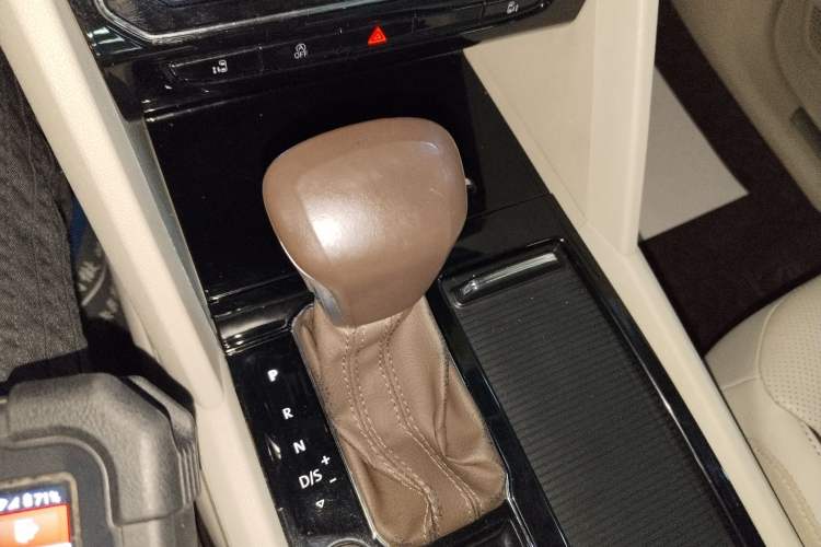 Used Volkswagen Viloran 2020 380TSI Prestige Edition Gear Lever