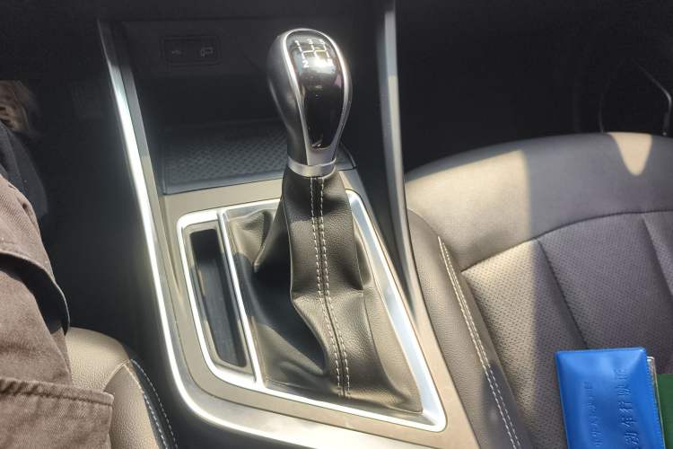 Used Geely Auto Vision X3 2019 Upgraded Model 1.5L Manual Luxury Version
