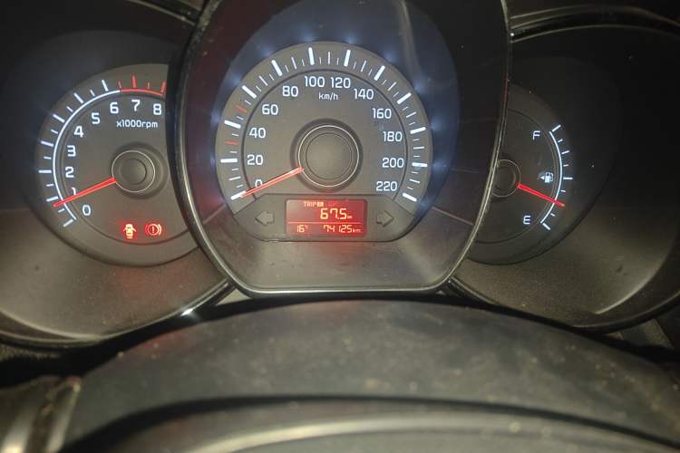 Used Kia K2 2015 Sedan 1.4L MT GLS