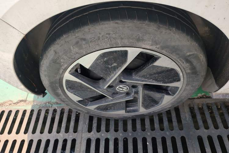 Used Volkswagen ID.3 2024 Outstanding Edition Right Rear Wheel Hub