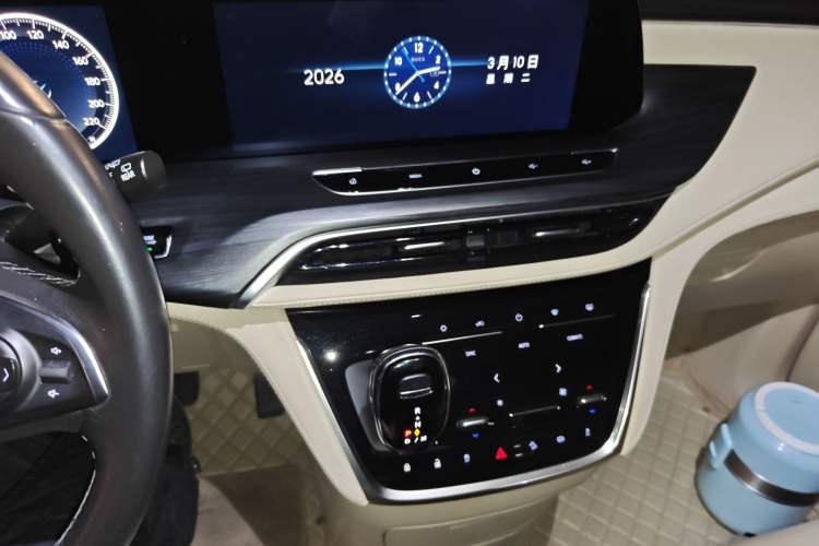 Used Buick GL8 2022 ES Land Cruiser 653T Luxury Model
