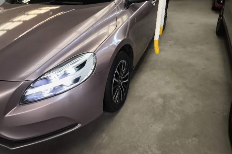 Used Volvo V40 2018 T3 Zhiyi Edition