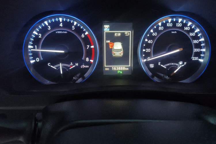 Used Toyota Highlander 2018 2.0T Four-Wheel Drive Luxury Version 7 Seats China VI Standard