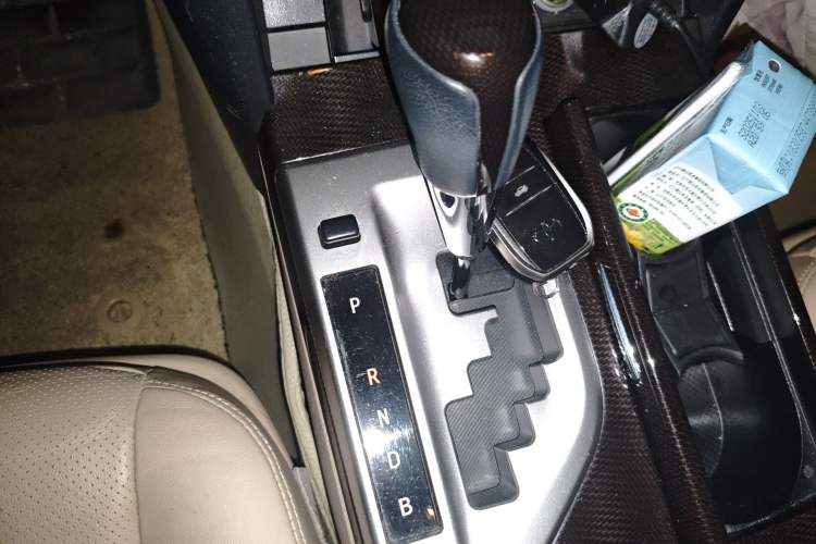 Used Toyota Camry 2012 Luxurious Edition 2.5HG Zunrui Gear Lever