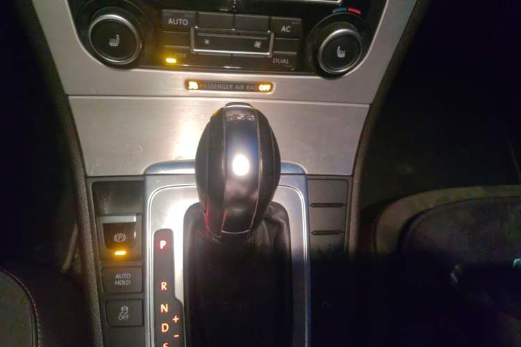 Used Volkswagen Magotan 2012 Travel Edition 2.0 TSI Comfort Version