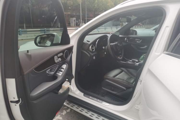 Used Mercedes-Benz GLC 2019 Facelift GLC 260 L 4MATIC Luxury Model
