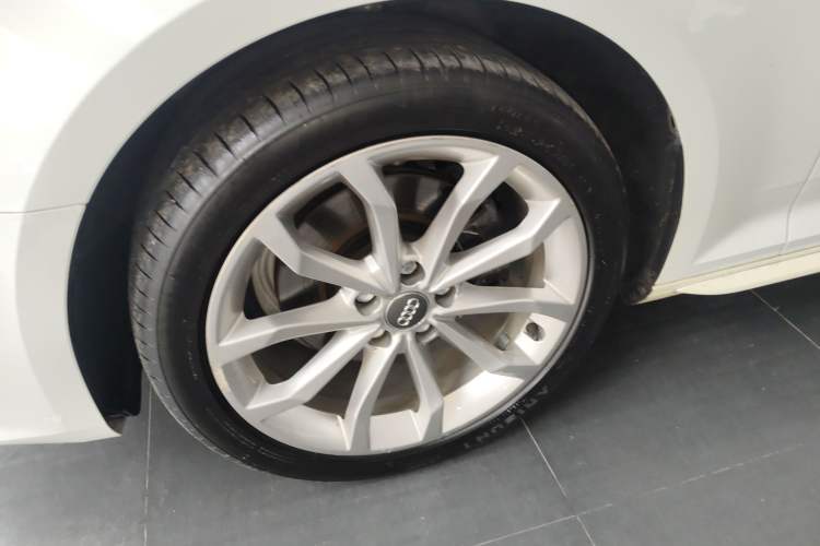 Used Audi A4L 2019 40 TFSI Fashion Edition China VI Emission Standard