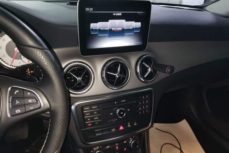 Used Mercedes-Benz GLA 2016 GLA 200 Fashion Model Audio And AC Panel