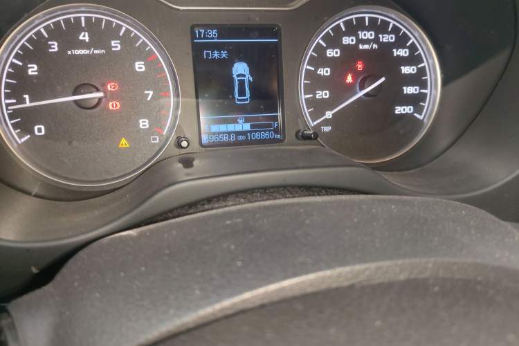 Used Dongfeng Palazzo 2021 1.8T Manual Two-Wheel Drive Elite Edition Odometer Close Up