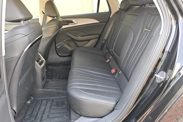 Used Hongqi H5 2024 1.5T DCT Smart Connect Flagship Edition Left Rear Seat