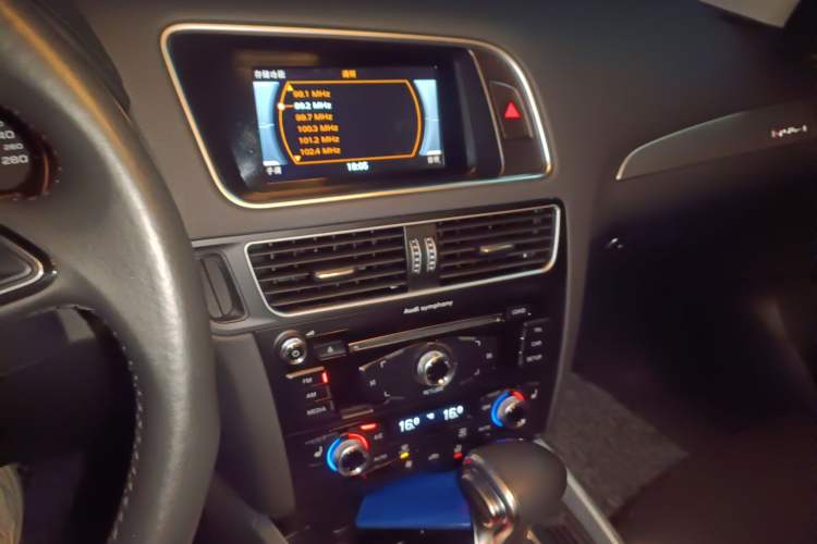 Used Audi Q5 2018 Collector's Edition 40 TFSI Technology Model
