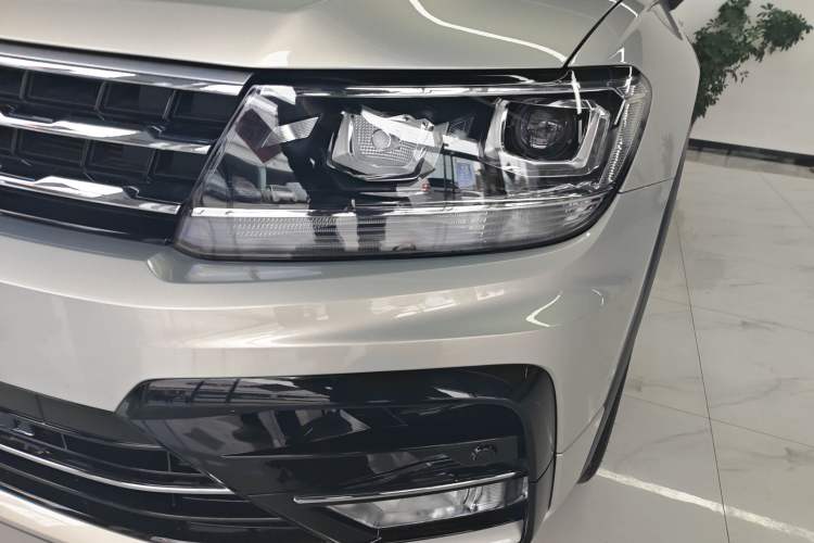 Used Volkswagen Tiguan L 2021 330TSI Automatic Two-Wheel Drive R-Line Enhanced Edition
