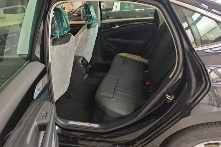 Used Volkswagen Passat New Energy 2025 430 PHEV Hybrid Business Edition Left Rear Seat