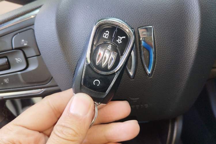 Used Buick Encore PLUS 2023 Smart Fun Edition