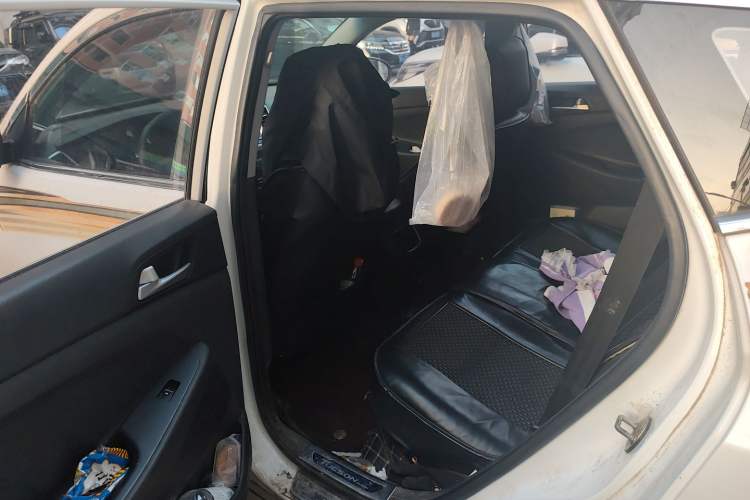 Used Hyundai Tucson 2015 1.6T Dual-Clutch Two-Wheel-Drive Smart Model Left Rear Seat