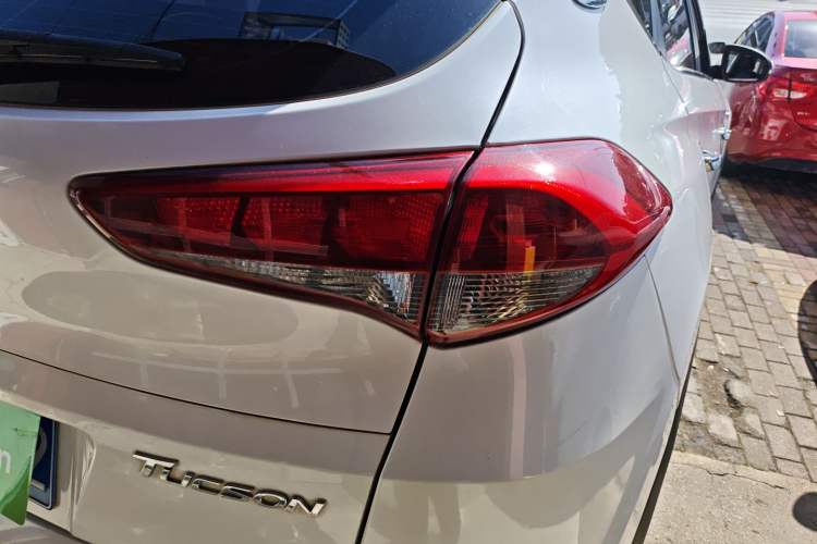 Used Hyundai Tucson 2018 1.6T Dual-Clutch Two-Wheel Drive 15th Anniversary Special Edition