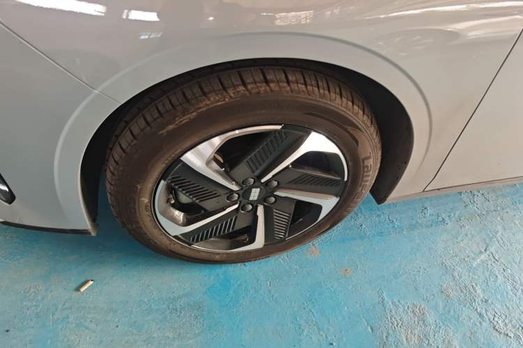 Used Geely Galaxy L6 2024 125km PLUS Dragon Edition