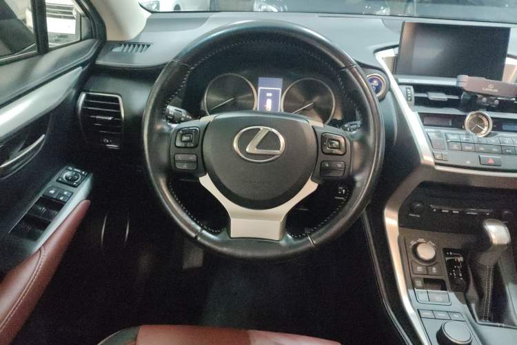 Used Lexus NX 2015 300h Front-Drive Fēngshàng Edition